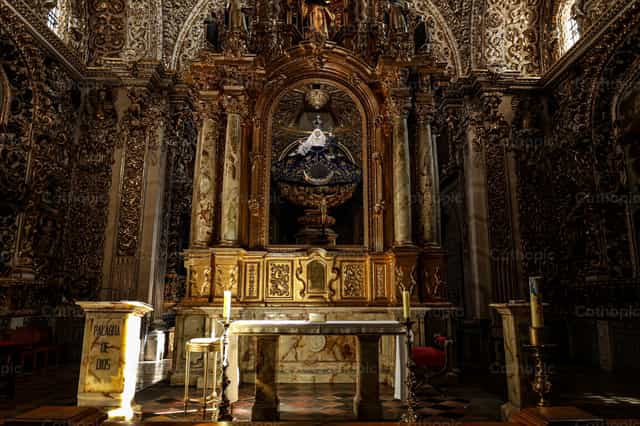 Altar of the Chapel of the Rosary - Catholic stock images - Photo by Nicolás Núñez LC