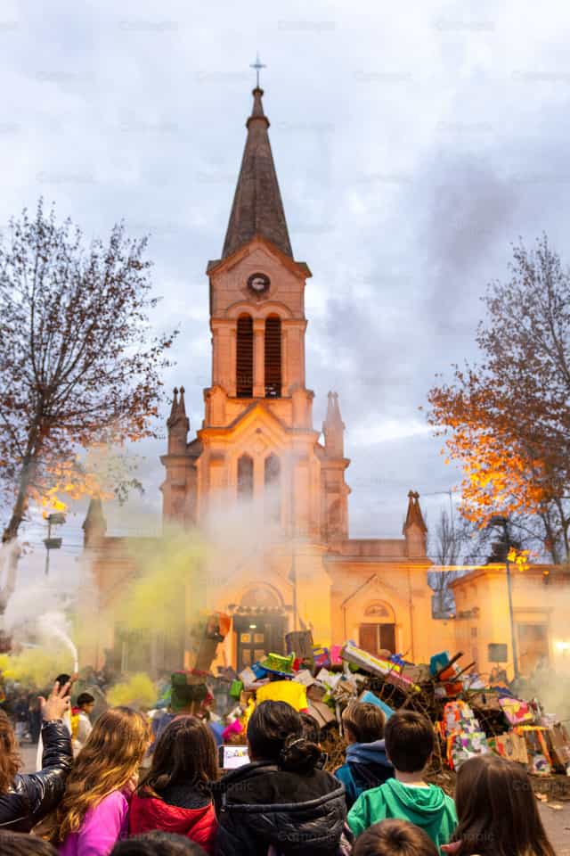Patronal Feast of the Church of Saint Peter the Apostle - Catholic stock images - Photo by Titi Maciel Pérez