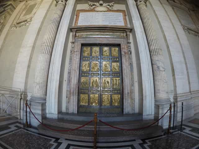 Porta Santa - Imagens católicas de stock