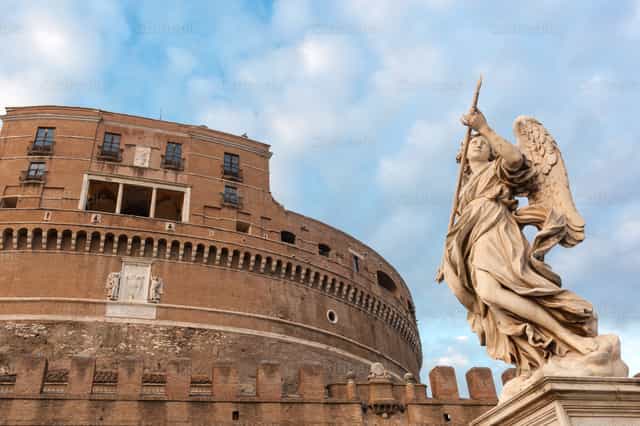 Estatua del ángel en el puente del Castillo de Sant'Angelo - Banco de imágenes católicas - Fotografía por Antonio Gravante