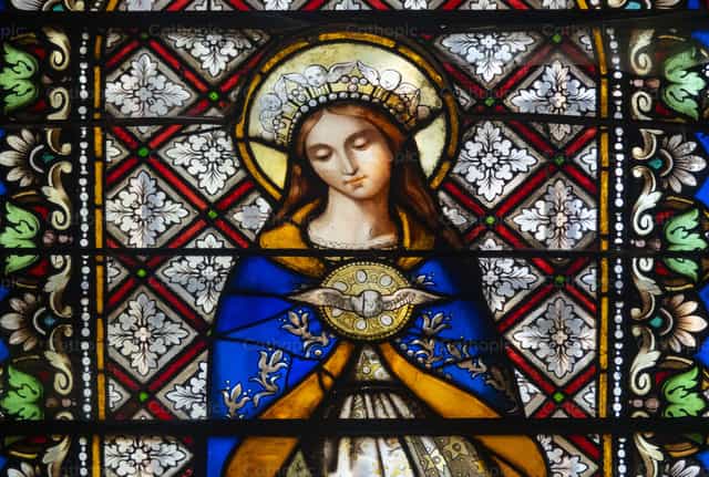 La Virgen María y el Espíritu Santo - Banco de imágenes católicas - Fotografía por Joan Sutter