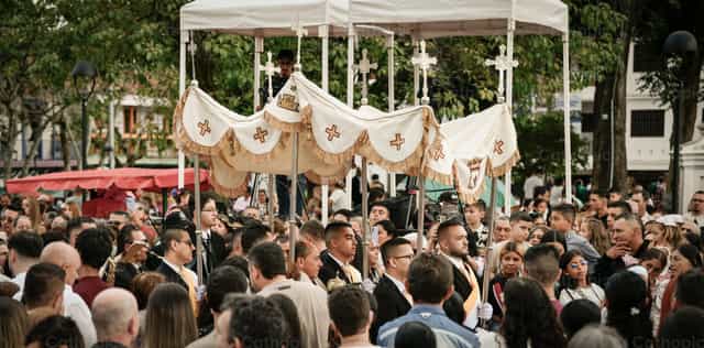 Procession du Jeudi saint - Images catholiques de stock - Photo de Carolina BR