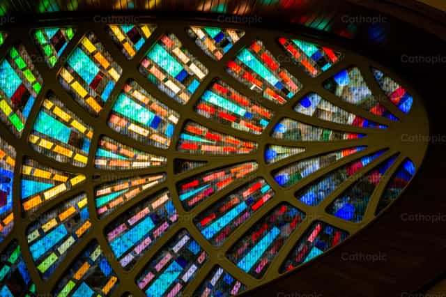 Ventana de la Sala de Audiencias Pablo VI - Banco de imágenes católicas - Fotografía por Erick Macek