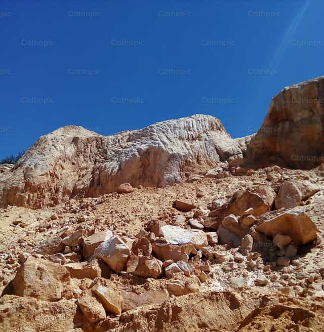 Rocas de las montanas - Banco de imágenes católicas - Fotografía por Martha Martínez