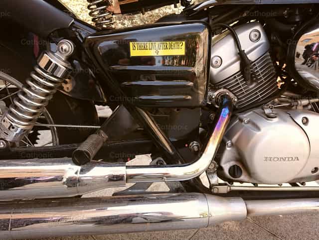 Motor de  Motocicleta - Banco de imágenes católicas - Fotografía por Francisco Ortega