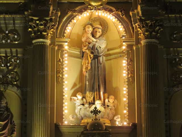 Santo António de Pádua - Imagens católicas de stock