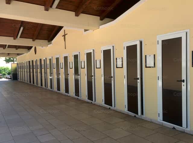 Reencontrarse con Dios a traves de la confesion - Banco de imágenes católicas