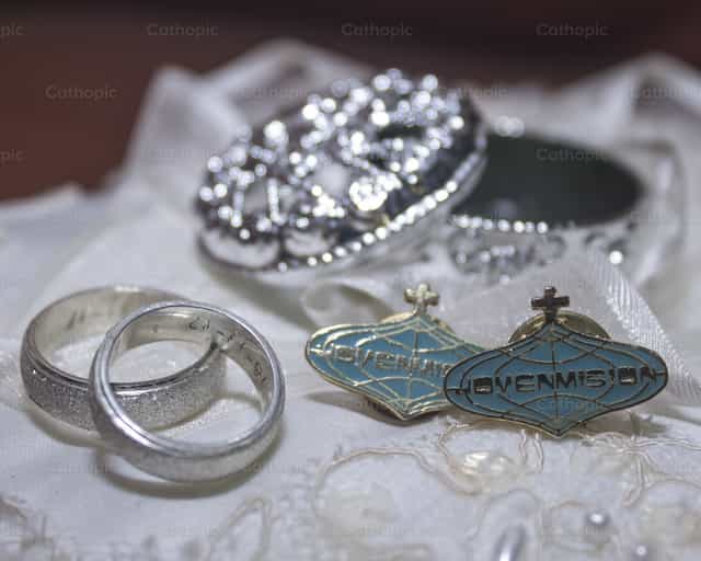 Anneaux de mariage - Images catholiques de stock - Photo de Carlos Daniel