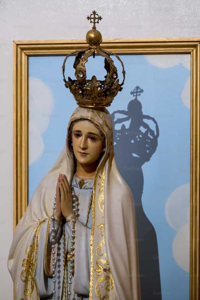 Nuestra Señora de Fátima - Banco de imágenes católicas - Fotografía por Joan Sutter