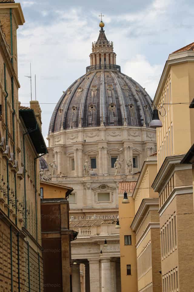 Cúpula de São Pedro - Imagens católicas de stock - Foto de Joseph Macnaught