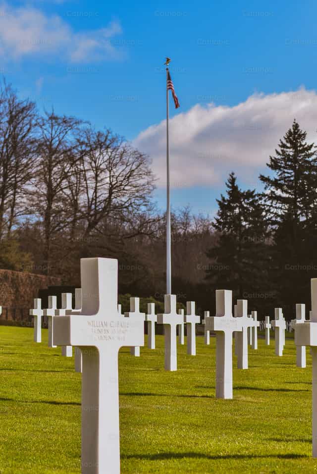 Cementerio - Banco de imágenes católicas - Fotografía por Samuel Rufini