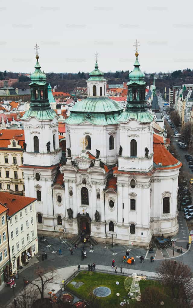 Magandang tanawin mula sa itaas ng makasaysayang sentro ng Prague (Stare Mesto) - Mga Catholic stock image - Larawan ni Antonio Gravante