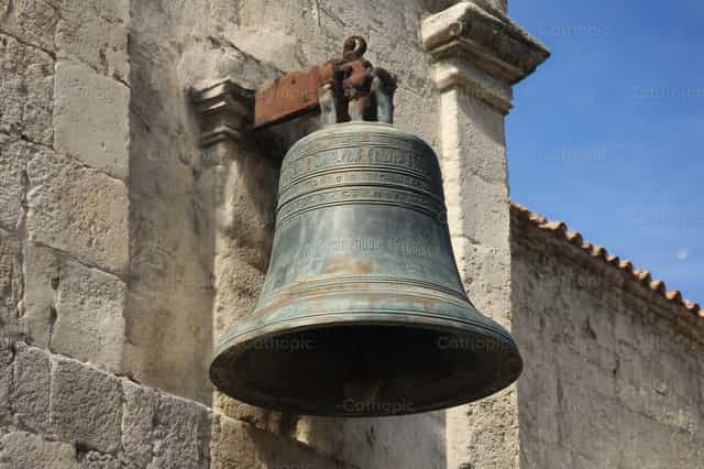 Campana de Iglesia Antigua - Banco de imágenes católicas