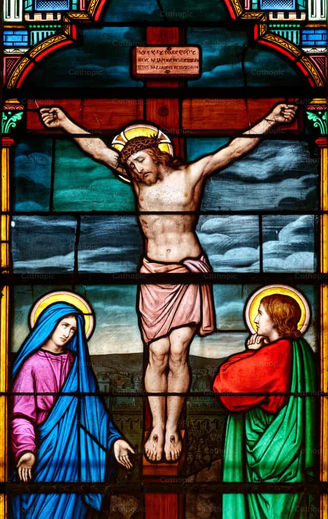 Jesucristo crucificado en la cruz - Banco de imágenes católicas