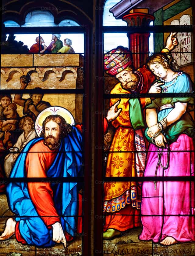Nuevo Testamento : Jesús y la adúltera - Banco de imágenes católicas - Fotografía por Joan Sutter