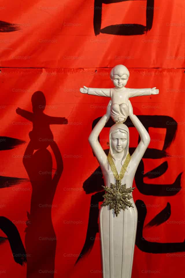 La Virgen y el Niño de Sheshan - Banco de imágenes católicas - Fotografía por Joan Sutter