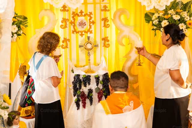Altar de Corpus Christi - Imagens católicas de stock