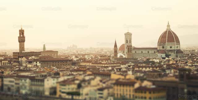Atardecer dorado de Florencia, Italia - Banco de imágenes católicas