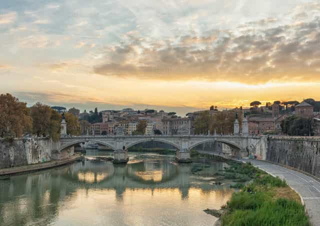 Puente de Vittorio Emmanuel II - Banco de imágenes católicas - Fotografía por Antonio Gravante