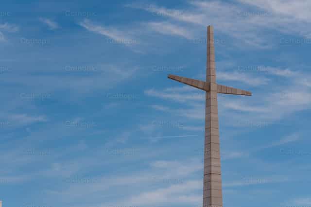 Cruz en el cielo - Banco de imágenes católicas - Fotografía por Francisco Xavier Franco Espinoza