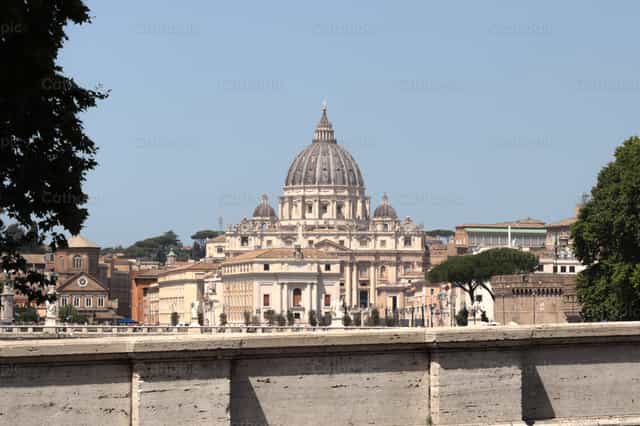 Vista panorámica de la Basílica de San Pedro - Banco de imágenes católicas - Fotografía por encaminados vamos