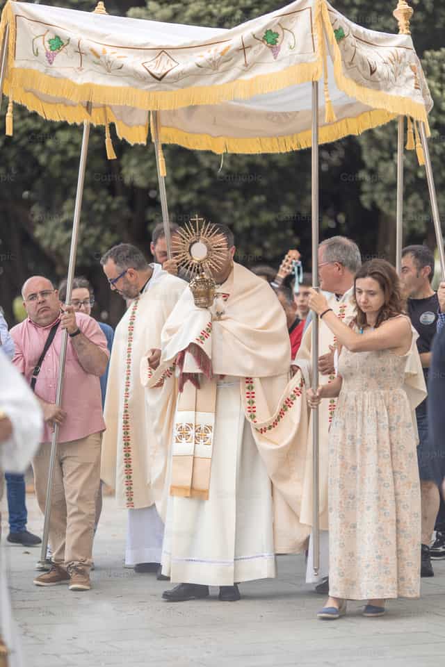 Procesión de Corpus Christi en España - Banco de imágenes católicas - Fotografía por Yandry Fernández Perdomo