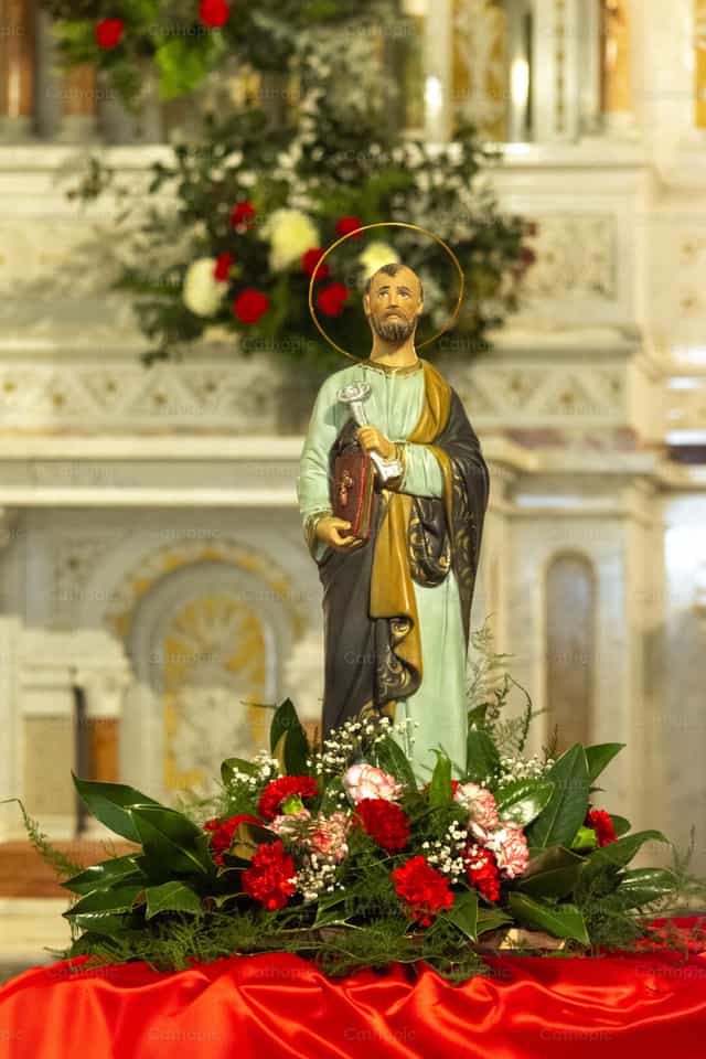 San Pedro en el templo parroquial - Banco de imágenes católicas - Fotografía por Titi Maciel Pérez