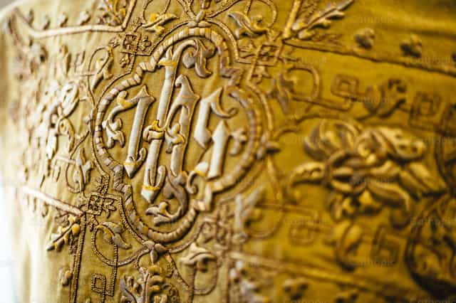 Casulla - Banco de imágenes católicas - Fotografía por Carlos Sierra
