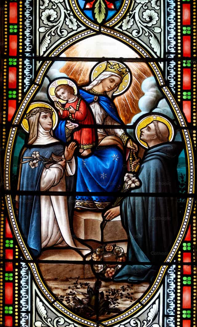 María y Jesús dando el rosario - Banco de imágenes católicas - Fotografía por Joan Sutter