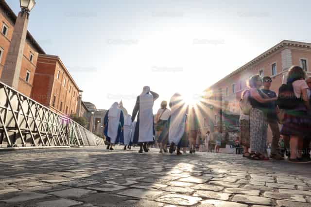 Monjas em peregrinação - Imagens católicas de stock - Foto de encaminados vamos
