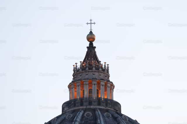 Cúpula de la Basílica de San Pedro - Banco de imágenes católicas