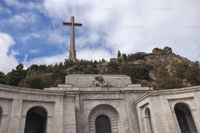 Santa cruz y la piedad - Banco de imágenes católicas