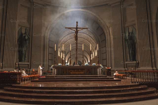 Altar de Dios - Banco de imágenes católicas