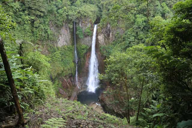 Bajos de Toro, Cataratas en Costa Rica - Banco de imágenes católicas - Fotografía por Pablo Meza