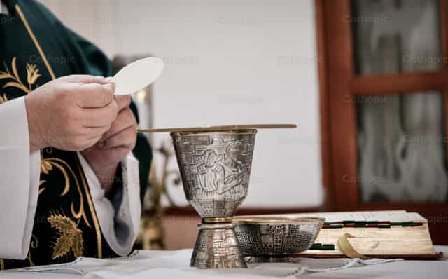 Cristo eucarístico - Banco de imágenes católicas - Fotografía por Carolina BR