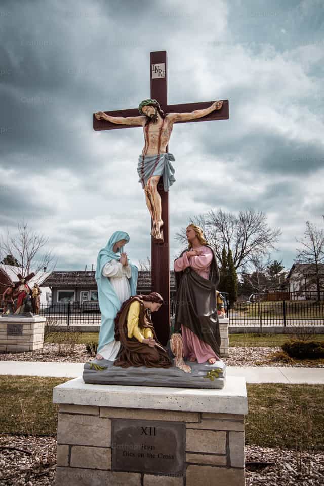Ika-labindalawang Istasyon, Namatay si Jesus sa Krus - Mga Catholic stock image