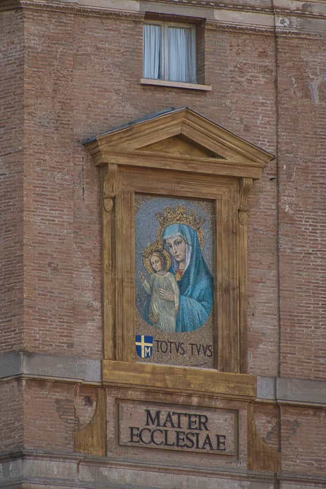 Mãe da Igreja - Imagens católicas de stock