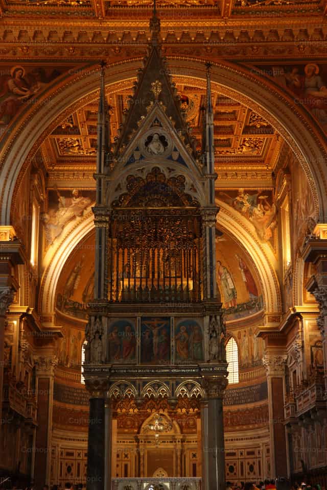 Monumento da Basílica de São João - Imagens católicas de stock - Foto de Rodrigo De Miguel