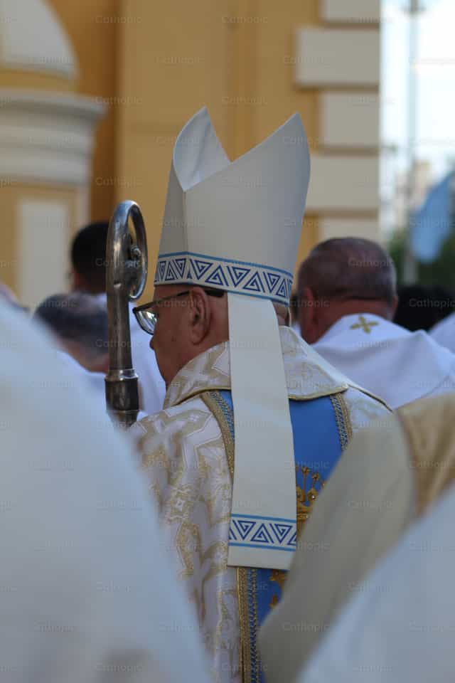 Solemnidad Episcopal - Banco de imágenes católicas - Fotografía por Diana Gonzalez