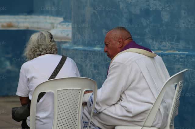 Sacramento de la Reconciliación - Banco de imágenes católicas - Fotografía por Diana Gonzalez