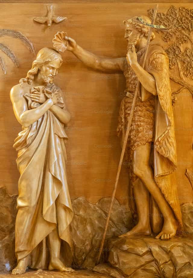 Bautismo de Jesús por Juan el Bautista - Banco de imágenes católicas - Fotografía por Joan Sutter