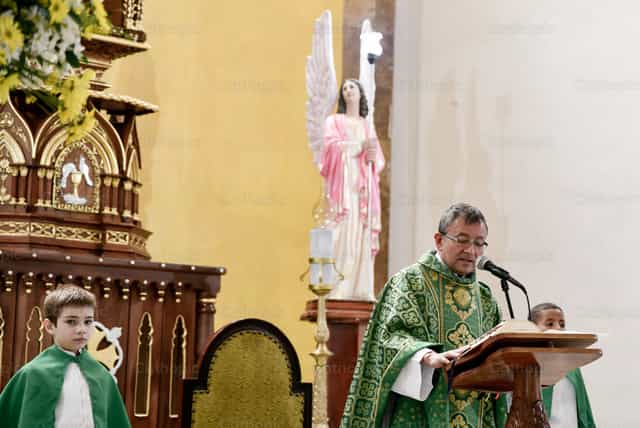 Eucaristia de Domingo - Imagens católicas de stock - Foto de Carolina BR