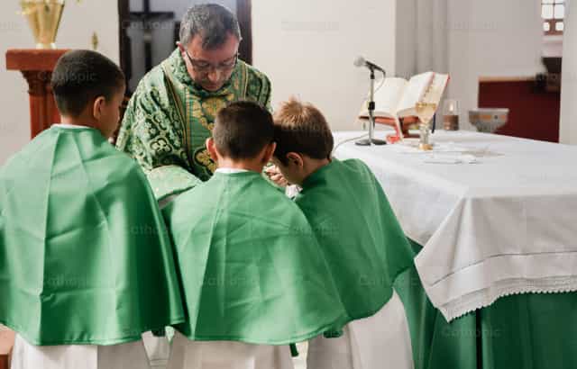 Lavado de manos - Banco de imágenes católicas - Fotografía por Carolina BR