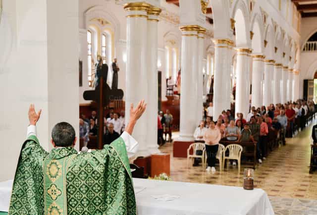 Plegaria Eucaristíca - Banco de imágenes católicas - Fotografía por Carolina BR