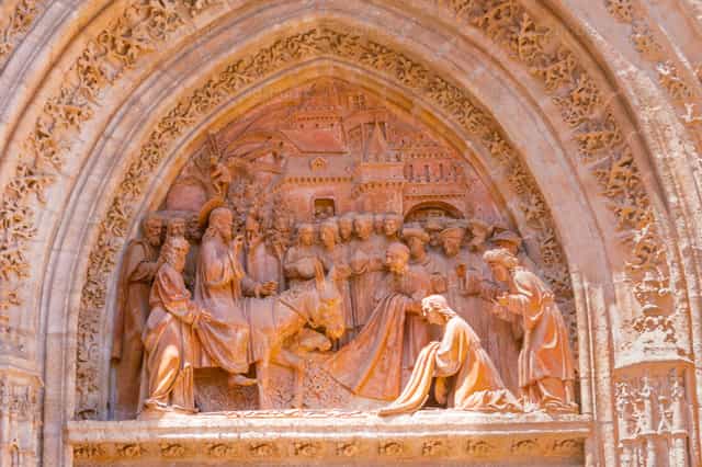 Jesus' triumphal entry - Catholic stock images - Photo by Miguel White