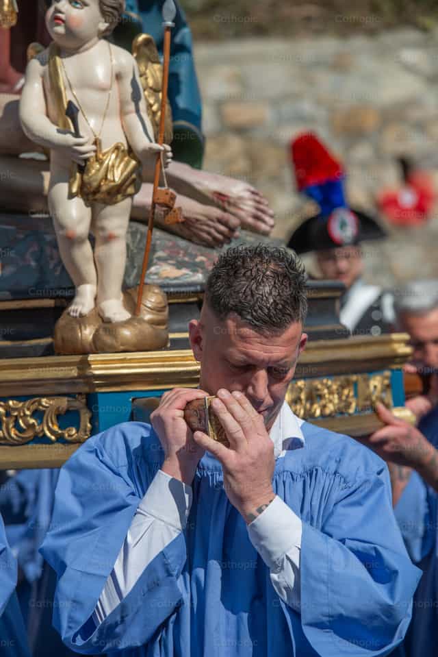 Procissão da Madona - Imagens católicas de stock