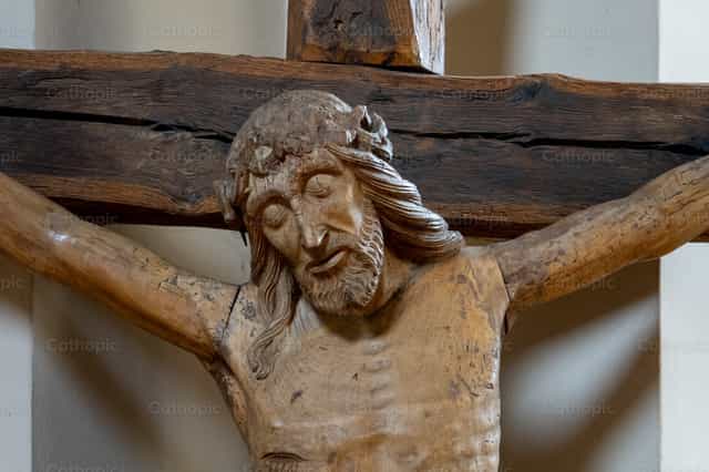 Rostro de Jesucristo crucificado - Banco de imágenes católicas - Fotografía por Joan Sutter