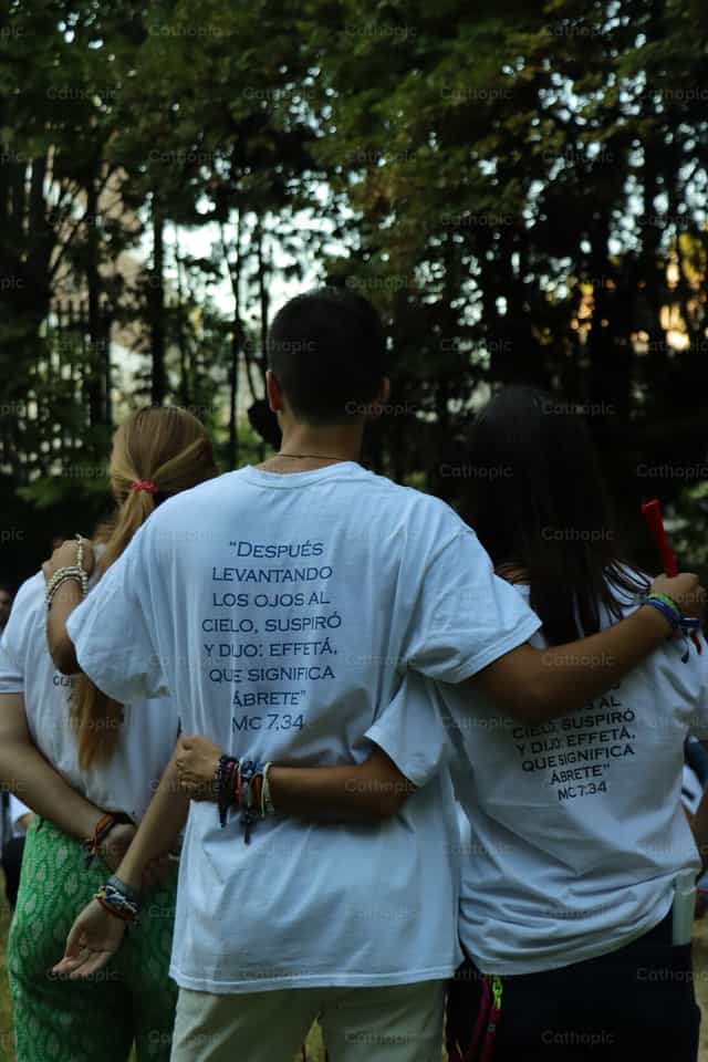 Abrazos de Effetá - Banco de imágenes católicas - Fotografía por Rodrigo De Miguel