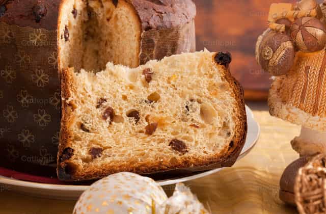 Panettone, pastel tradicional italiano de Navidad. - Banco de imágenes católicas - Fotografía por Antonio Gravante