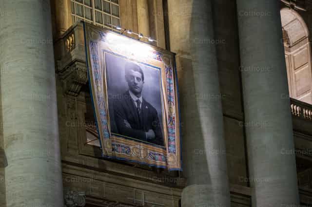 Estandarte de San Pier Giorgio Frassati - Banco de imágenes católicas - Fotografía por Metod Perme